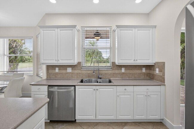 Building Photo - 1724 Annandale Cir