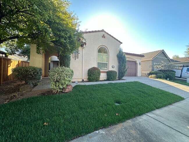 Building Photo - 4333 Reveil Ln