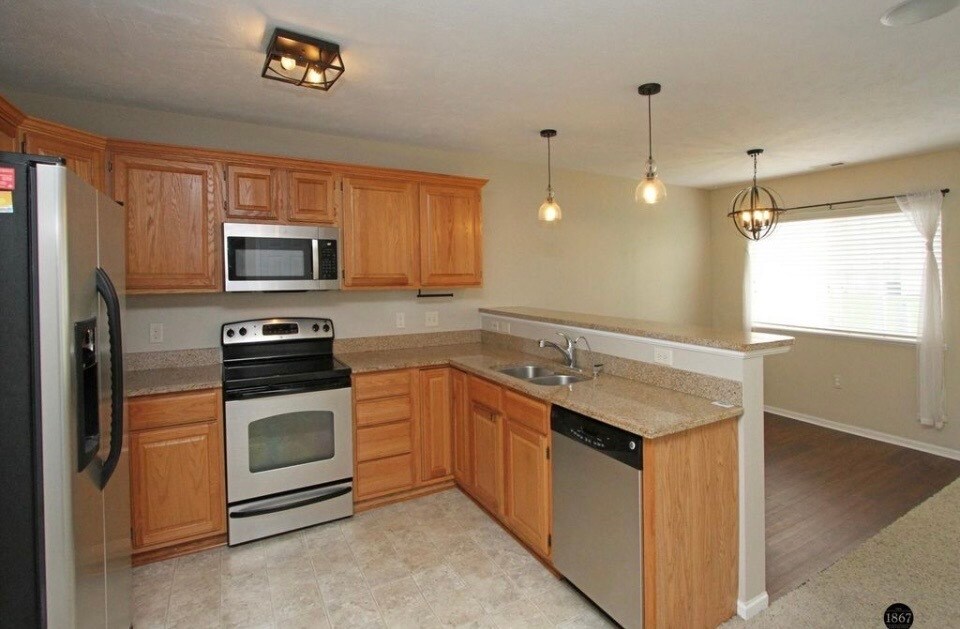 Building Photo - 6028 Glenbrook Ln