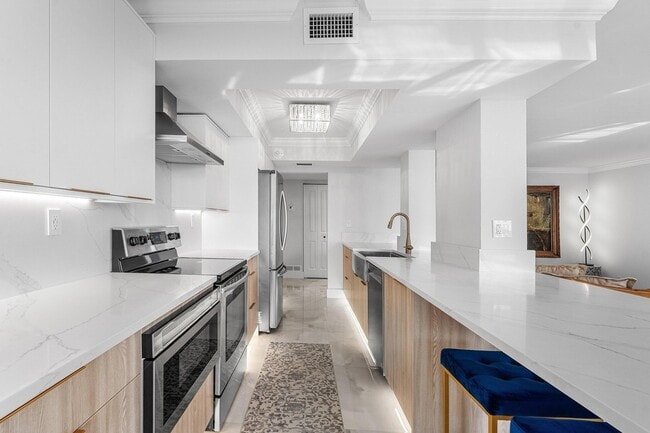 Building Photo - 5480 N Ocean Dr