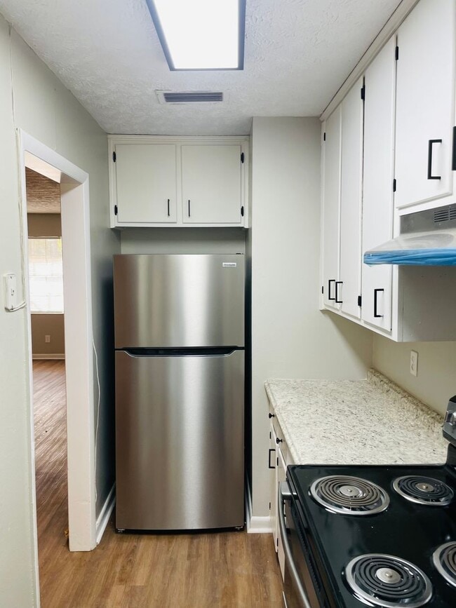 Building Photo - Duplex near Lake Jackson