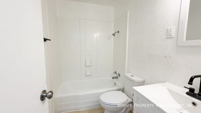 Building Photo - 5005 Avenue W