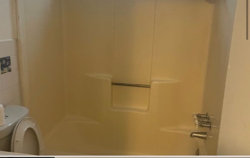 Building Photo - 581 Stratford Ct