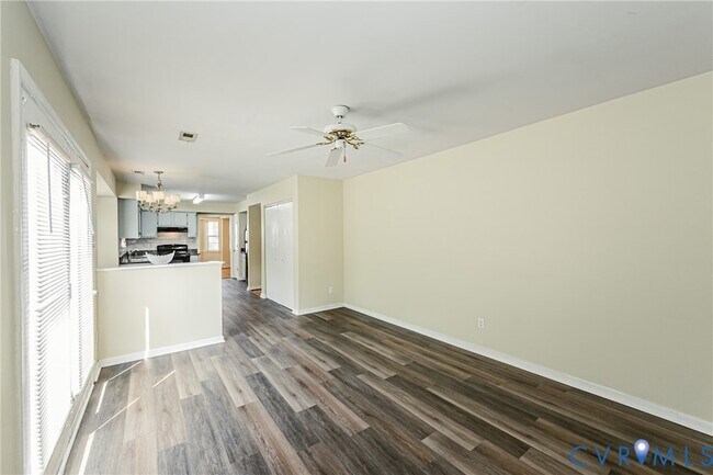 Building Photo - 811 Kiefer Field Ct