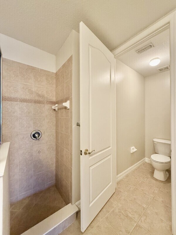 Building Photo - 6081 Jonathans Bay Cir