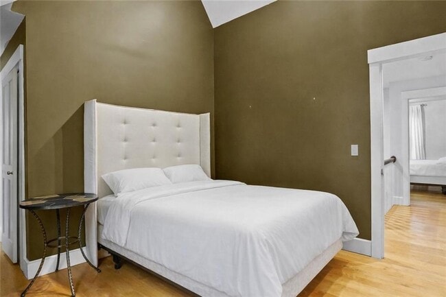 Building Photo - 485 Spring St