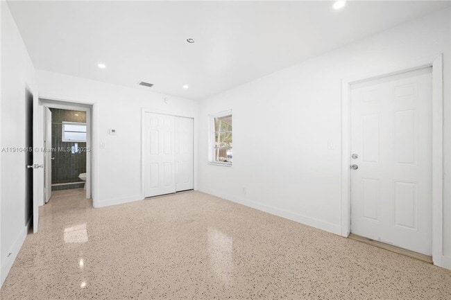 Building Photo - 1711 Funston St