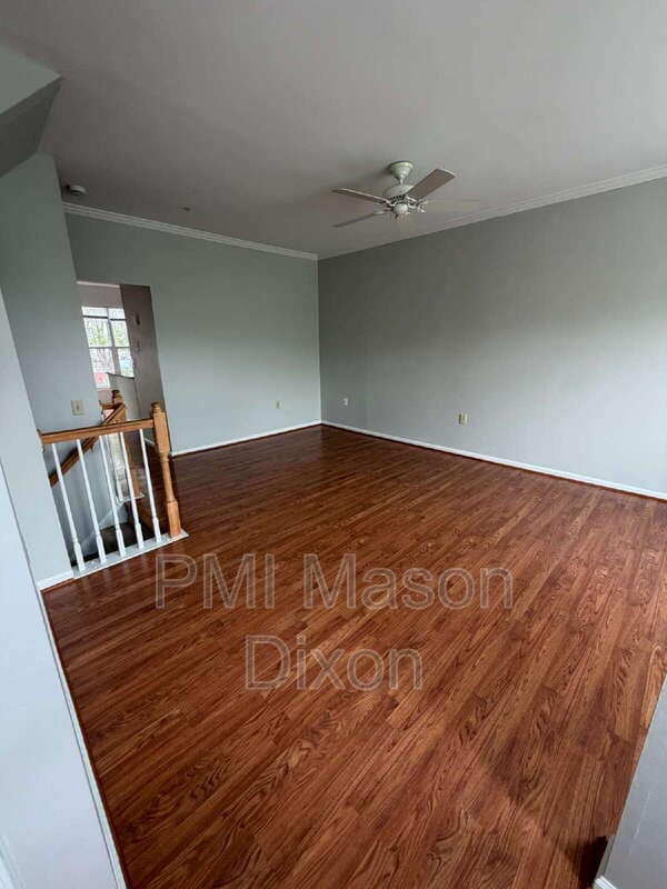 Building Photo - 2404 Sandwich Ct