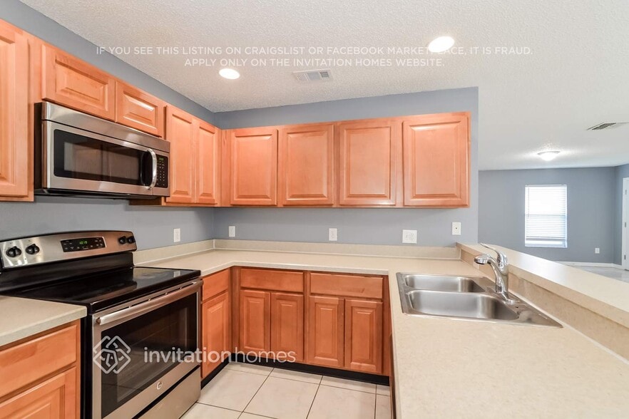 Building Photo - 2413 Ruddenstone Way