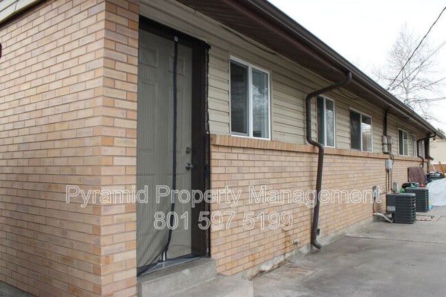 Building Photo - 985 S 600 W