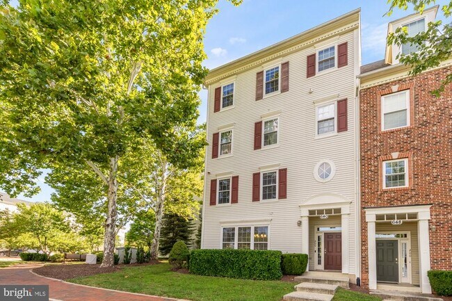 Building Photo - 640 Orchard Ridge Dr