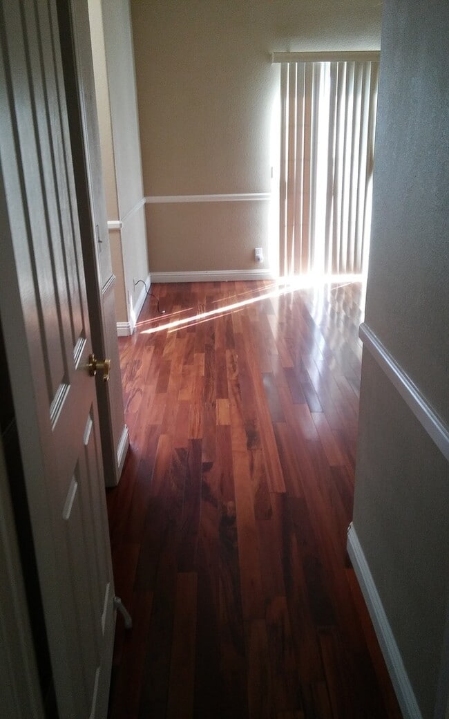 Building Photo - Custom 3 Bd 2ba Home at River Oaks Community