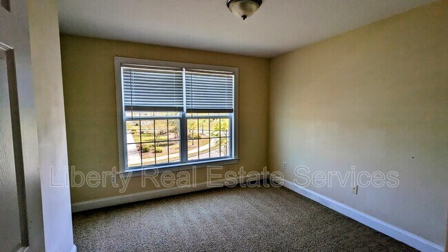 Building Photo - 401 Valdez Ct