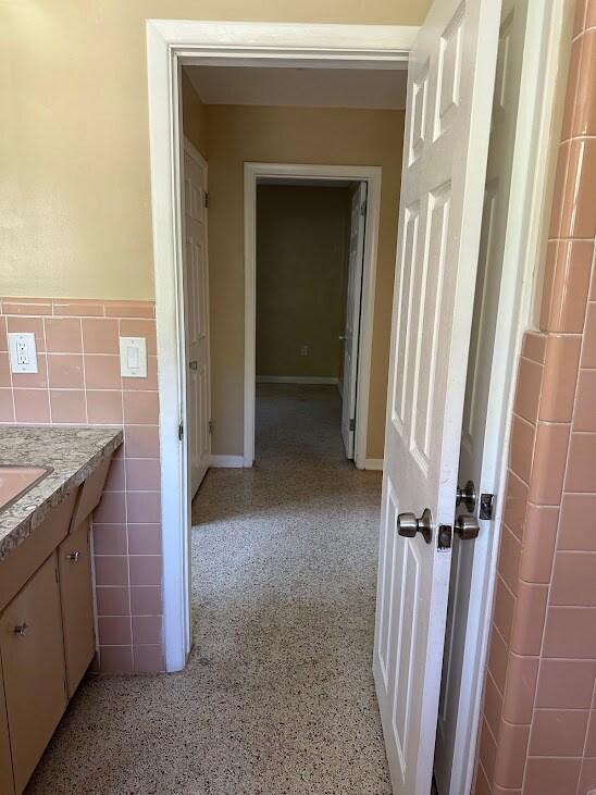 Building Photo - 1560 Elizabeth Ln