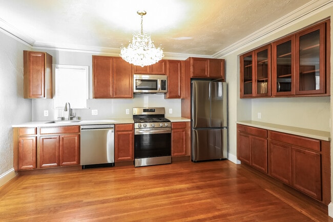 Building Photo - 708 Calmar Ave