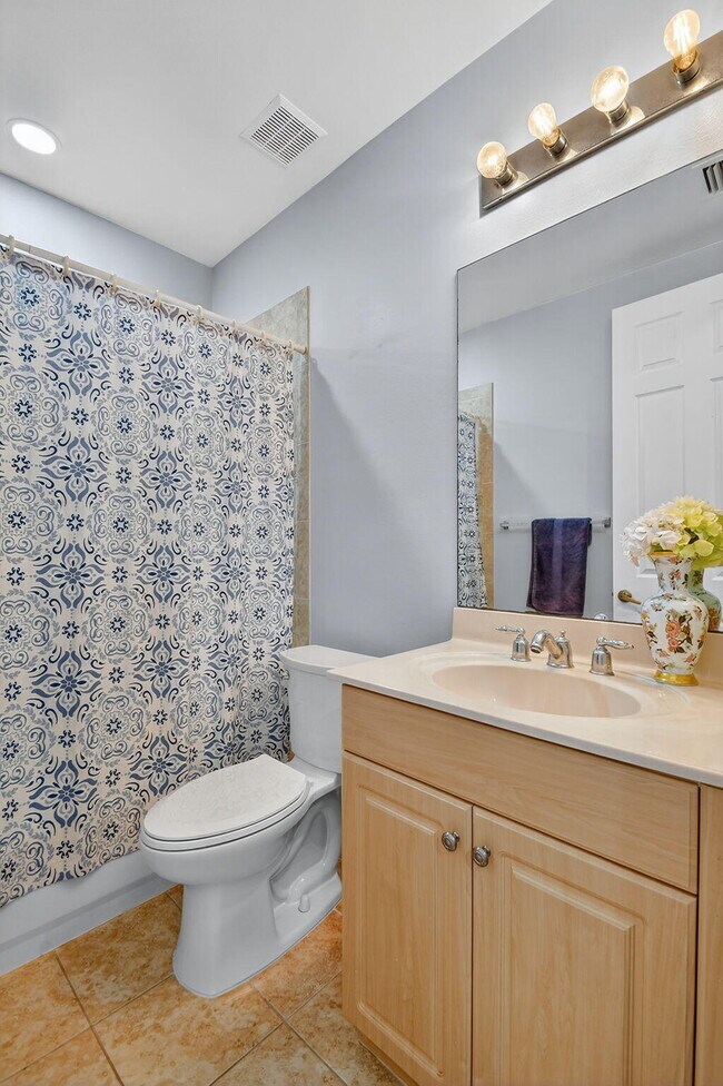 Building Photo - 9167 Oak Alley Dr