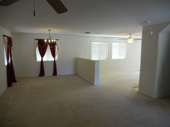 Building Photo - LARGE CORNER LOT 2 STORY 4 BED HOME IN MATHER