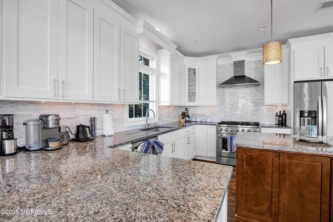 Building Photo - 206 N Lagoon Rd