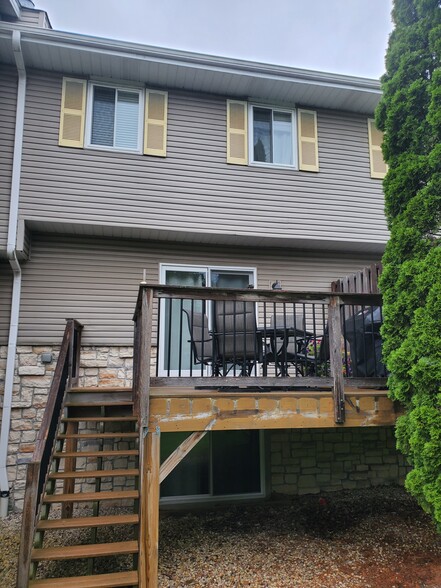 Building Photo - W163N11504 Windsor Ct