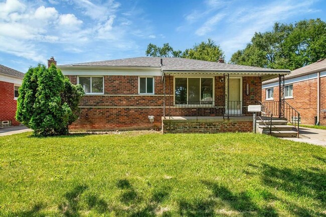 Primary Photo - 23303 Teppert Ave