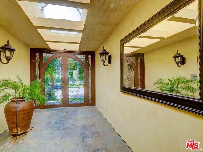 Building Photo - 4128 Whitsett Ave