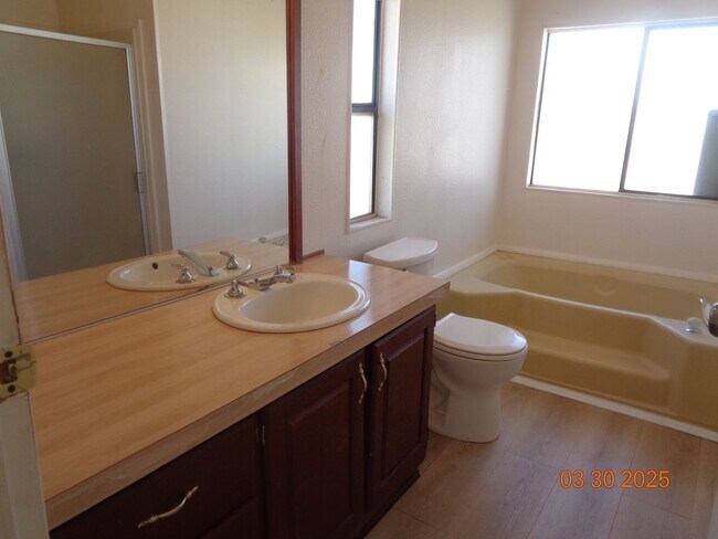 Building Photo - Country Living 3 bedroom 2 bathroom offering 1344 sq. ft.