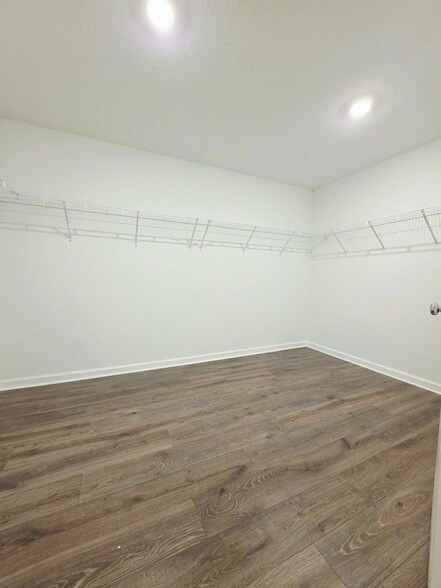 Building Photo - 5936 Mangrove Dr