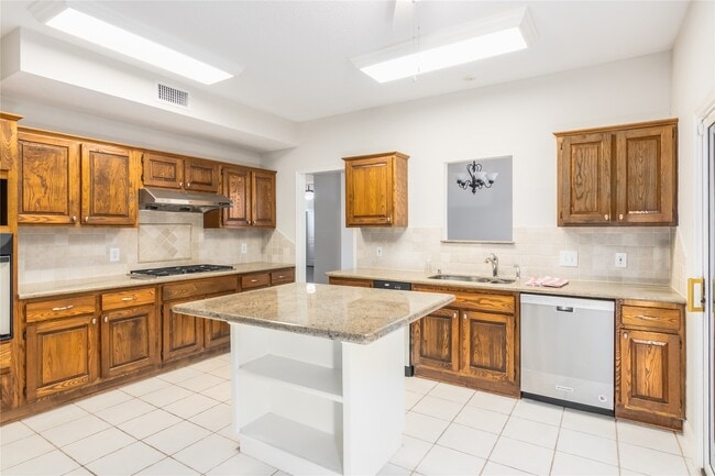 Building Photo - 910 Fleetwood Pl Dr