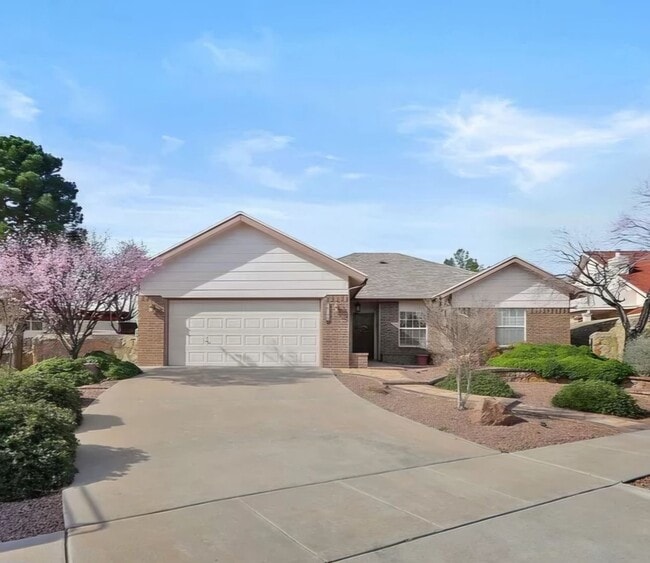 Primary Photo - Adorable 3 bedroom 2 bath in Northeast El ...