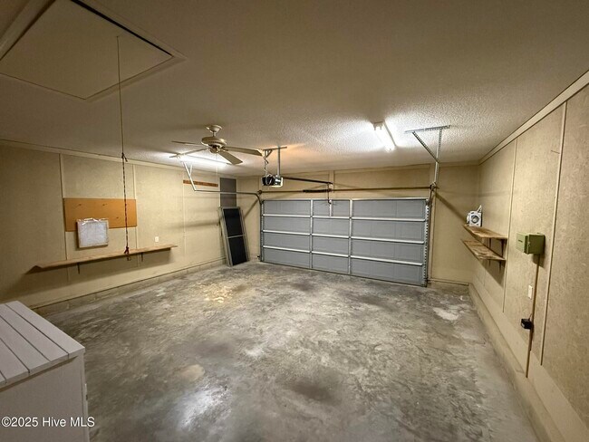 Building Photo - 1475 Monticello Dr