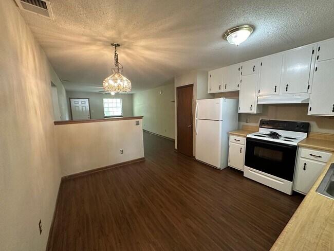 Building Photo - 2072 Pats Place
