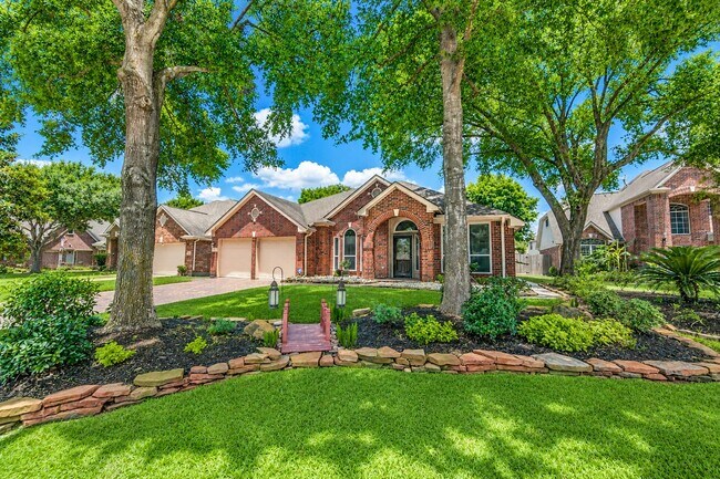 Building Photo - 15831 Laurel Cove