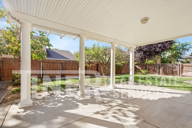 Building Photo - 9808 Spring View Way