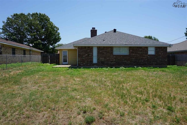 Building Photo - 1112 Lisa Ln