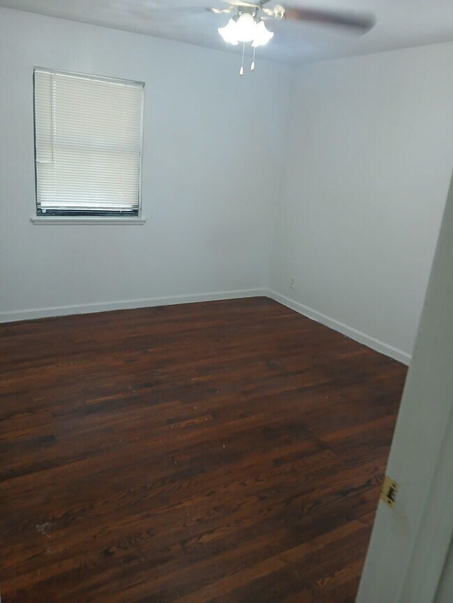 Building Photo - Great Rental in Farmers Branch, TX 75234