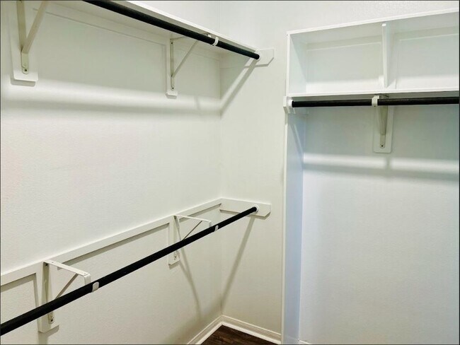 Building Photo - 21423 Holly Heights Rd