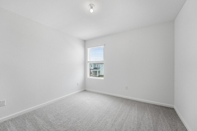 Building Photo - 10461 NW Suncrest Lp