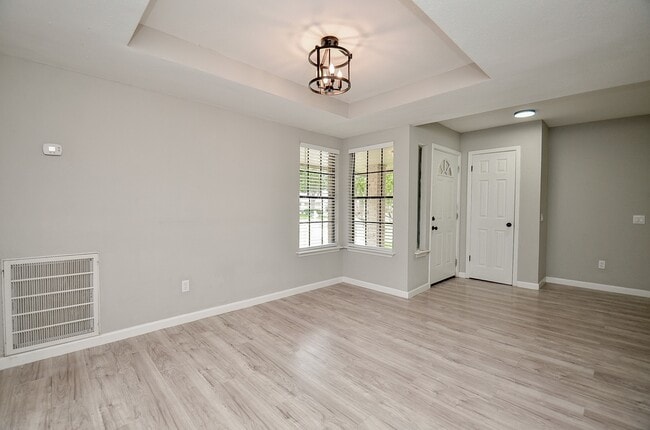 Building Photo - 22018 Grand Forks Dr