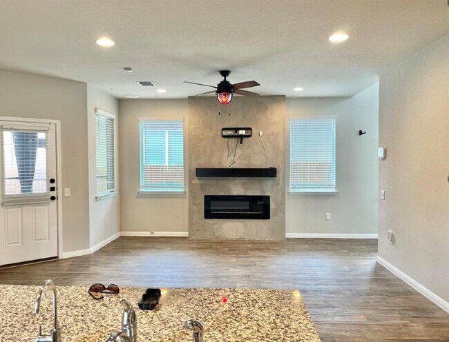 Building Photo - 14110 Luisium View