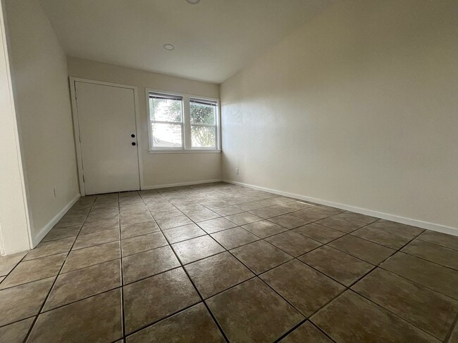 Building Photo - Cozy Upland Cottage 1bed + 1bath in a quiet neighborhood -  Available now