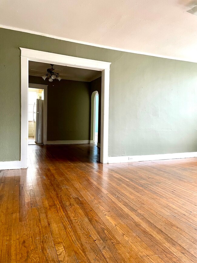 Living/Dining - 2324 Calhoun St