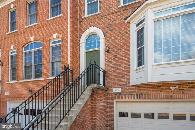 Building Photo - 4576 Fair Valley Dr