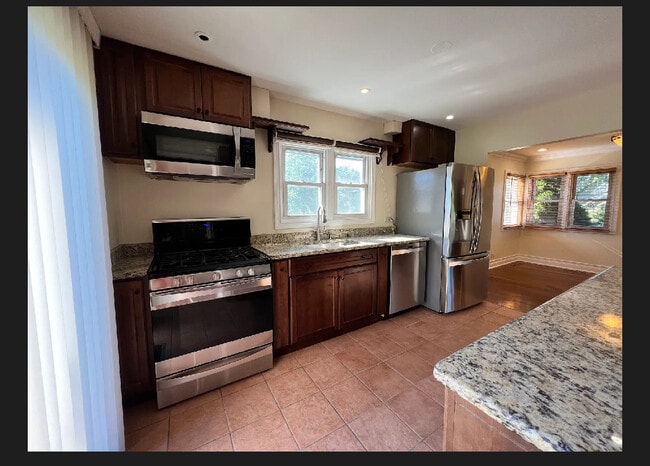 Kitchen - 8431 W 135th St