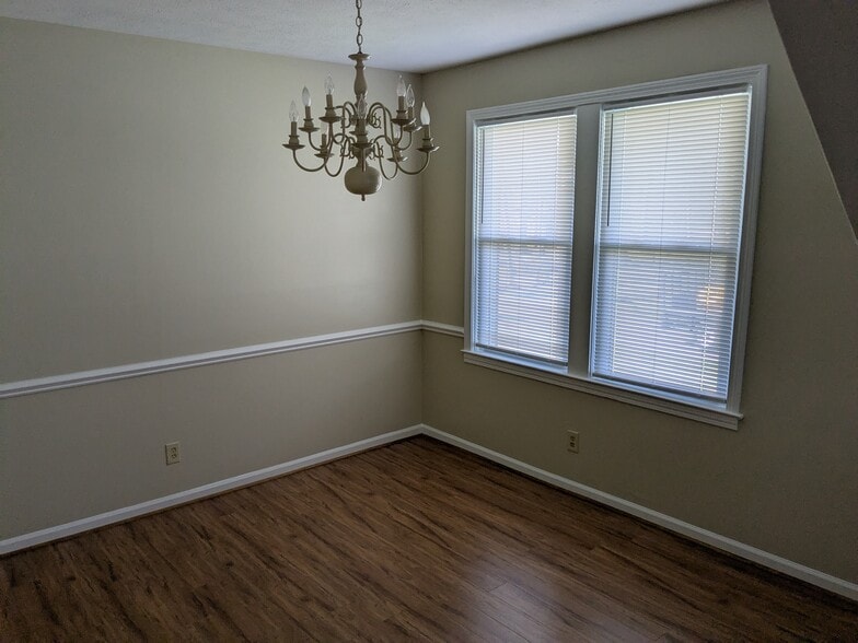 Building Photo - 306 Garren Ln