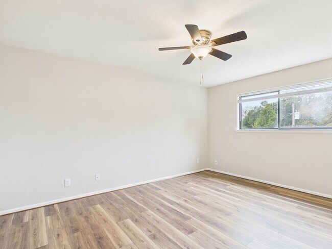 Building Photo - 107 Frederick Rd