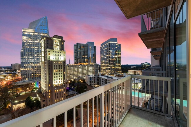 Building Photo - Gorgeous 1B/1B in Heart of Buckhead!