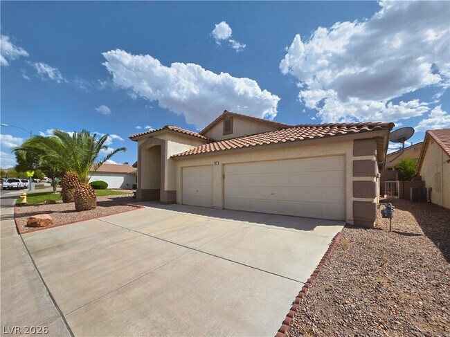 Building Photo - 1037 Blue Lantern Dr
