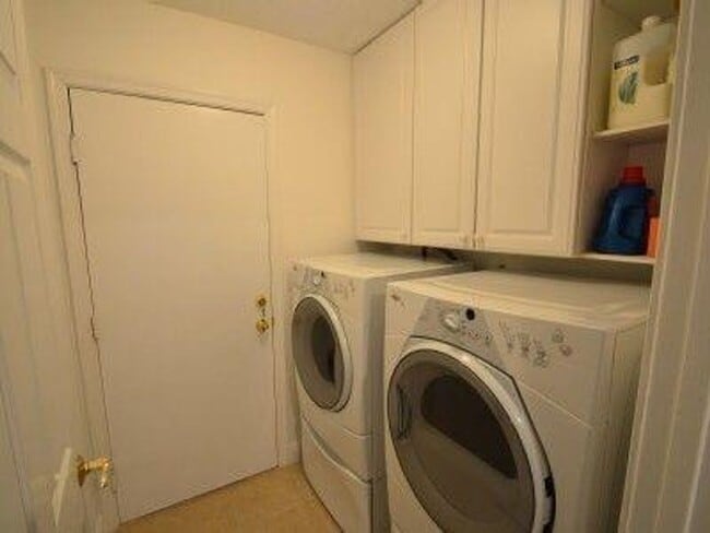 Building Photo - 6563 Constance St