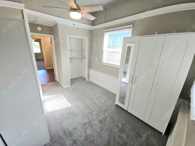 Building Photo - 7037 N Monteith Ave