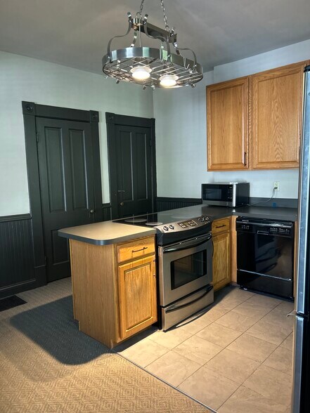 Kitchen - 118 E Kossuth St